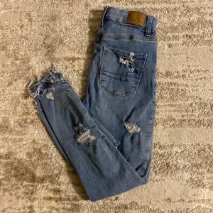 AMERICAN EAGLE stretchy ripped skinny jeans